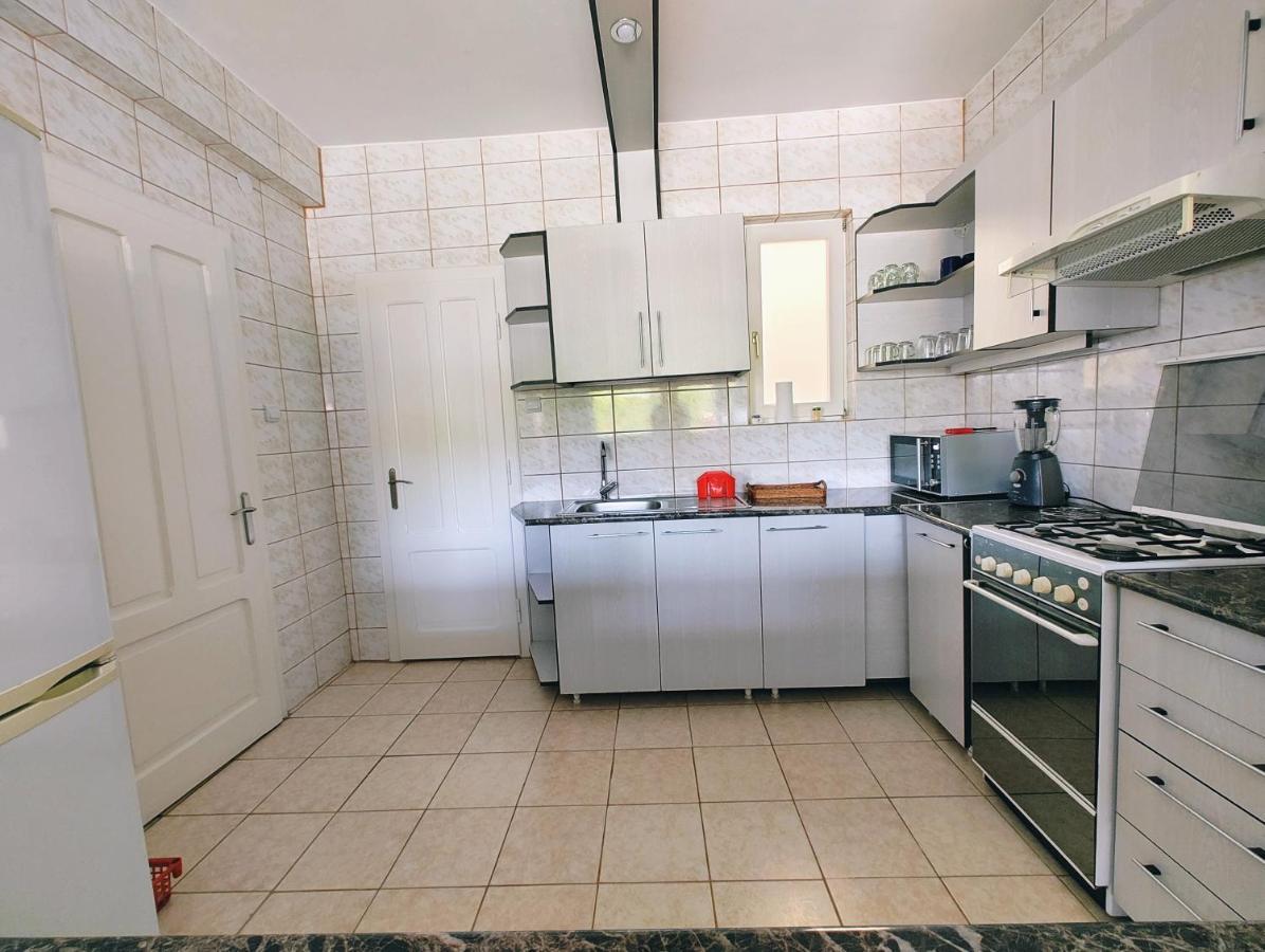Ten'S Apartment - Spatios Si Linistit Cluj-Napoca Esterno foto
