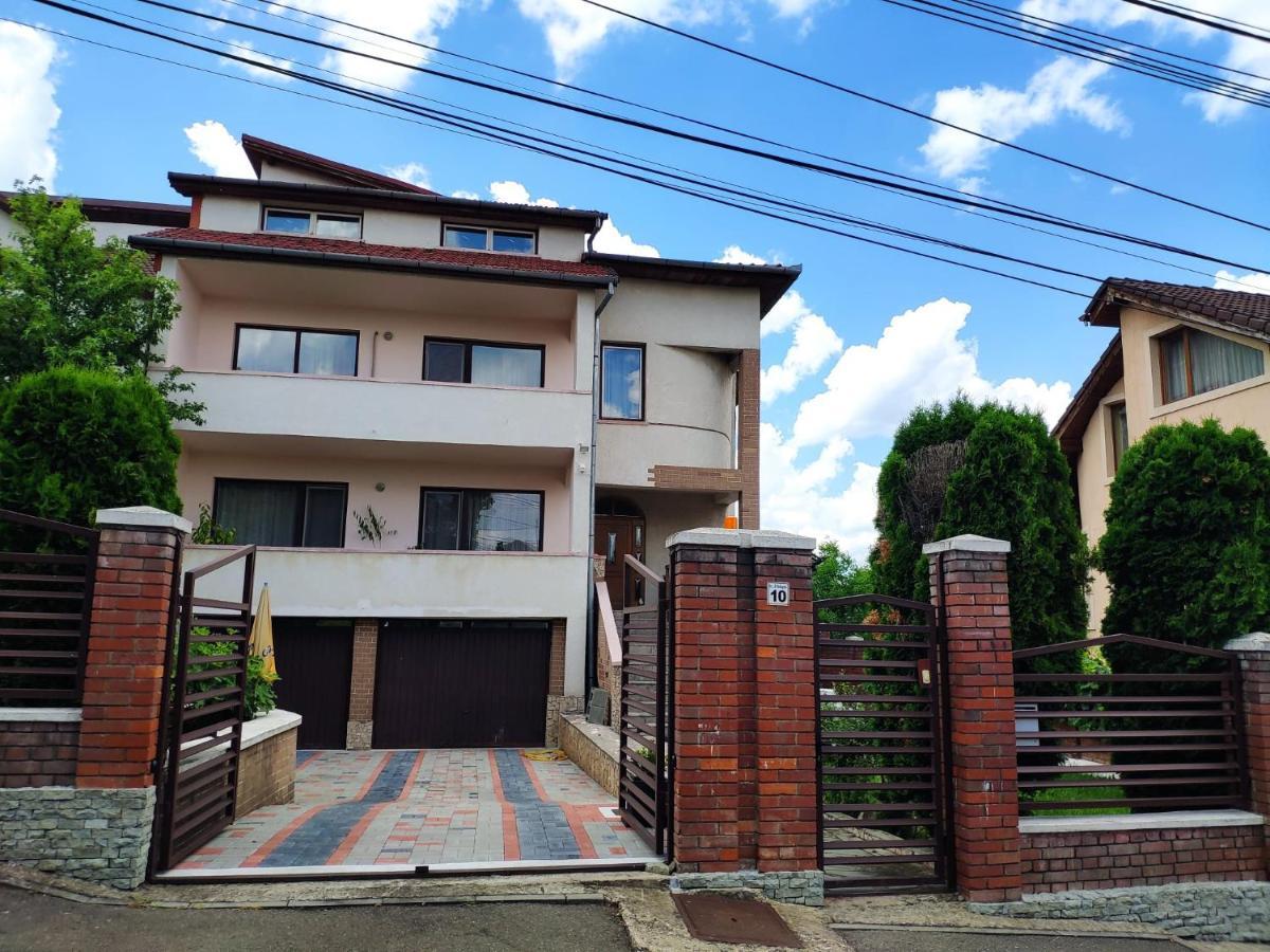 Ten'S Apartment - Spatios Si Linistit Cluj-Napoca Esterno foto